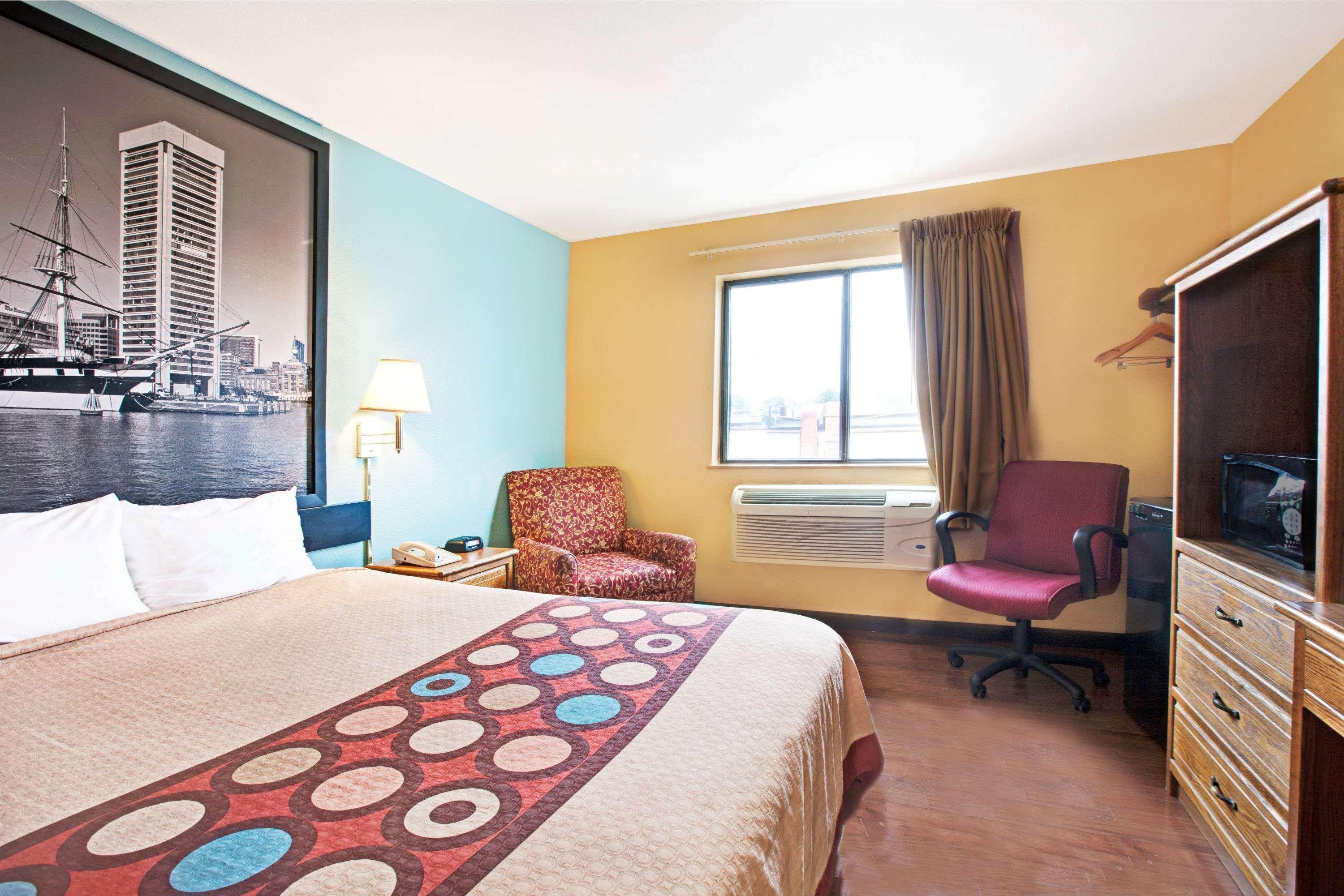 Super 8 By Wyndham Baltimore/Essex Area Exterior foto